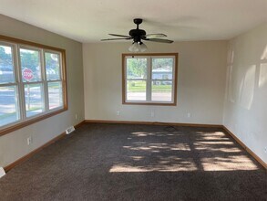 520 S 7th St in Clinton, IA - Building Photo - Building Photo