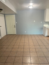 1025 N Madison St in Stockton, CA - Building Photo - Building Photo