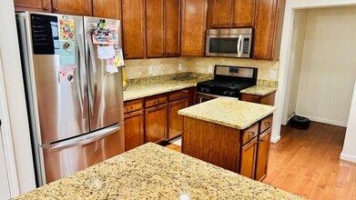 294 Hayden Rowe St in Hopkinton, MA - Building Photo - Building Photo