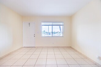 361 SE 19th Ave in Pompano Beach, FL - Building Photo - Building Photo