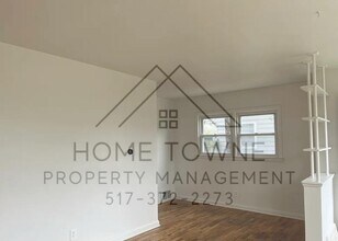 425 N Sycamore St in Lansing, MI - Building Photo - Building Photo