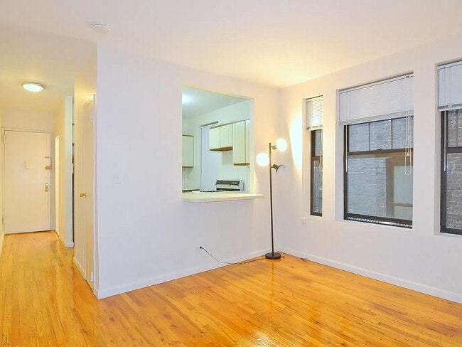 3117 Broadway in New York, NY - Building Photo - Building Photo