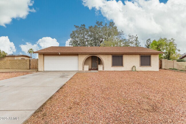 16043 N 30th Ave in Phoenix, AZ - Building Photo - Building Photo