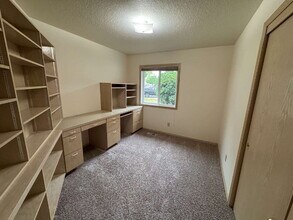4469 SE Pennywood Dr in Milwaukie, OR - Building Photo - Building Photo