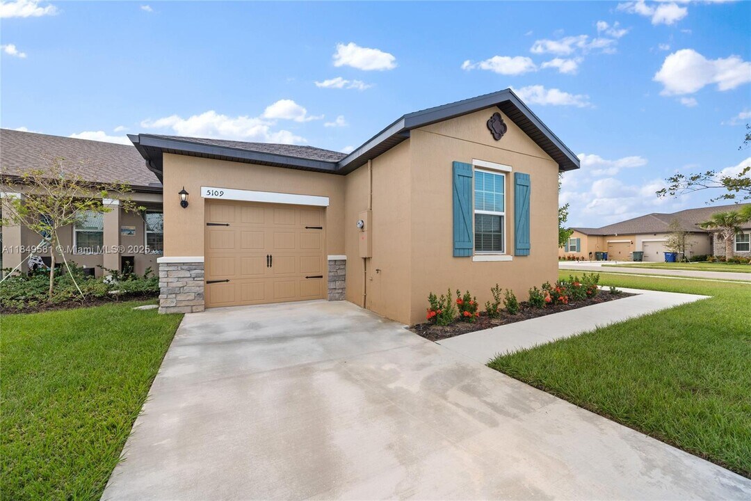 5109 Joyous Pl in Fort Pierce, FL - Building Photo