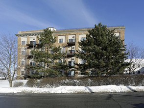 Silver Towers in Manchester, NH - Building Photo - Building Photo