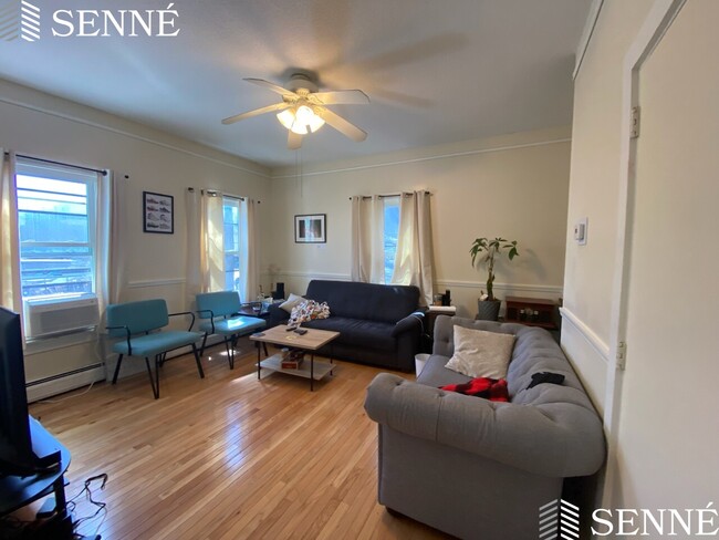 55 Pine St, Unit Townhouse