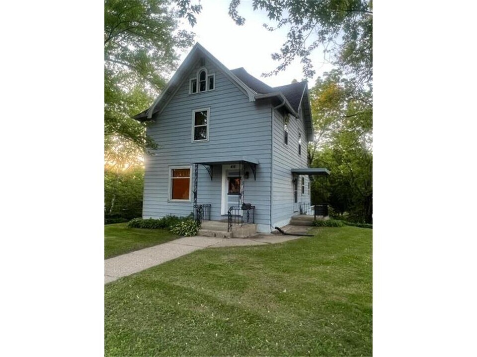 416 1st St SW in Faribault, MN - Building Photo