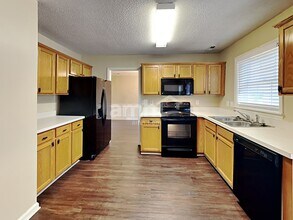 601 Crossing Dr in Durham, NC - Building Photo - Building Photo