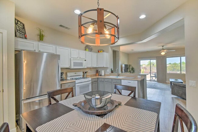 15033 W Home Run Dr in Surprise, AZ - Building Photo - Building Photo