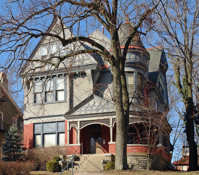 2347 Park Ave in Cincinnati, OH - Foto de edificio - Building Photo