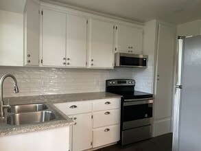 1410 E Barton Ave in Temple, TX - Building Photo - Building Photo