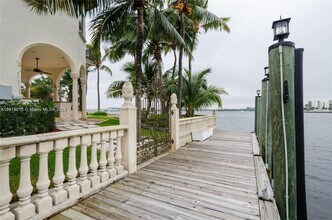 3283 NE 171 St in North Miami Beach, FL - Building Photo - Building Photo