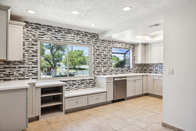 2140 E Acacia Rd N in Palm Springs, CA - Building Photo - Building Photo
