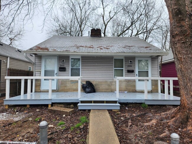 property at 258 S Dearborn St