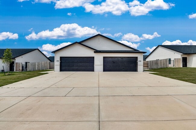 property at 1766 E Cloverbrook Ct