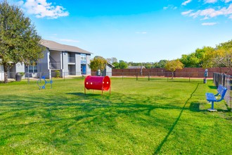 Pearl Apartments in College Station, TX - Building Photo - Building Photo