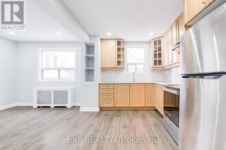 384 Oakwood Ave in Toronto, ON - Building Photo - Building Photo