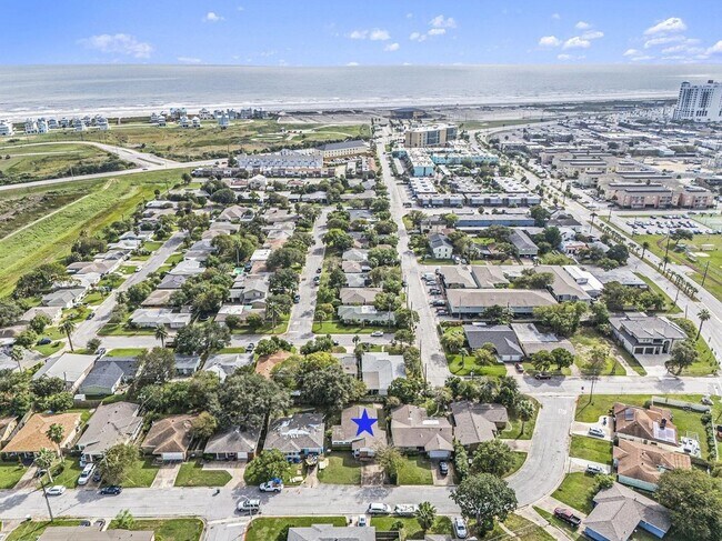 17 Manor Way in Galveston, TX - Building Photo - Building Photo