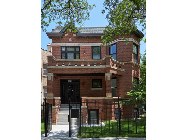 2039 N Humboldt Blvd in Chicago, IL - Building Photo - Building Photo