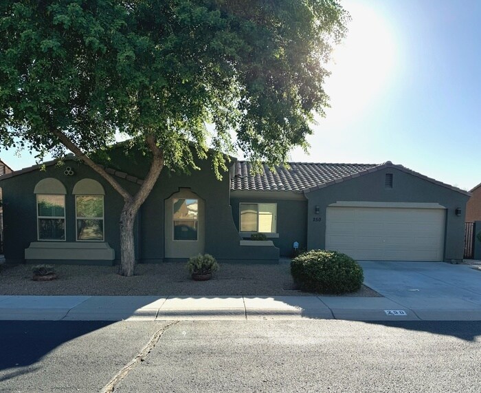 250 N 102nd Pl in Mesa, AZ - Building Photo