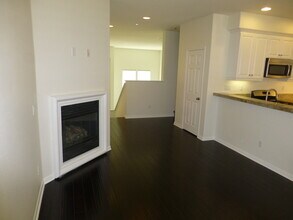 416 W Linden Dr, Unit River Bend in Orange, CA - Building Photo - Building Photo