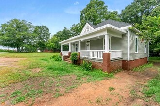 727 E Broadway St in Griffin, GA - Building Photo - Building Photo
