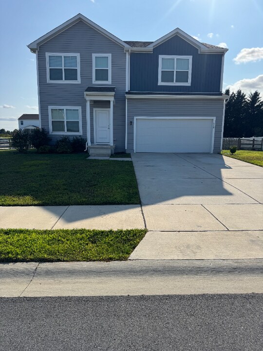 378 Steamboat Ave in Felton, DE - Building Photo