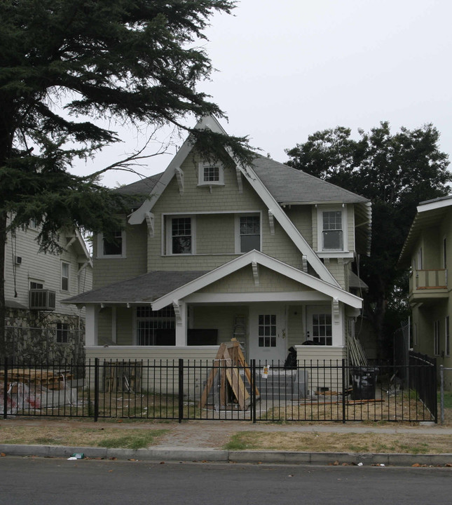 2939 Brighton Ave in Los Angeles, CA - Foto de edificio