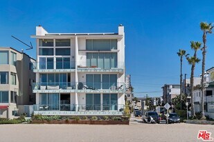 1 Driftwood St in Marina Del Rey, CA - Building Photo