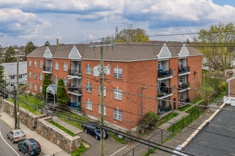 501 W Main St in Stamford, CT - Foto de edificio - Primary Photo