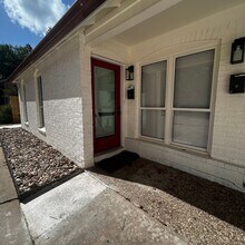 1005 W Martin Luther King Jr Blvd in Austin, TX - Building Photo - Building Photo