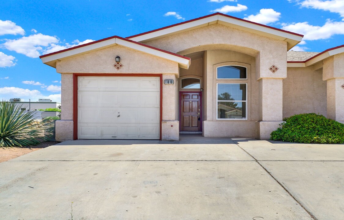 11808 Kings Arms Ct, Unit 11810 in El Paso, TX - Building Photo