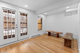 221 W Newton St, Unit 3 in Boston, MA - Foto de edificio - Building Photo