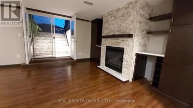 118 Sandringham Dr in Barrie, ON - Building Photo - Building Photo