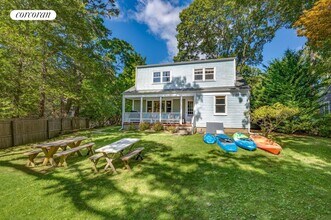 40 Missapogue Ct in Southampton, NY - Building Photo - Building Photo