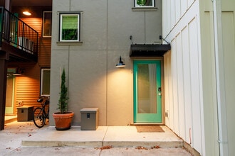 204 9th NW St, Unit 4 in Corvallis, OR - Foto de edificio - Building Photo