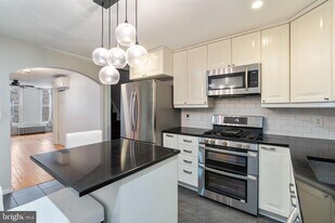 411 Folsom St in Baltimore, MD - Building Photo