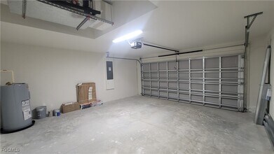 4016 NE 12th Ct in Cape Coral, FL - Building Photo - Building Photo