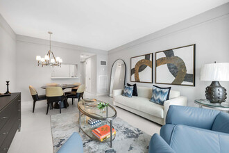 1435 Brickell Ave in Miami, FL - Building Photo - Building Photo