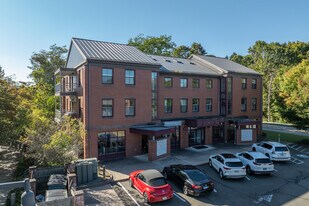 Station Square in Madison, CT - Building Photo