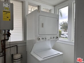 1104 S Hudson Ave in Los Angeles, CA - Building Photo - Building Photo
