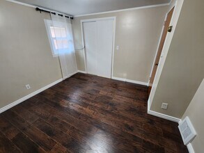 49 Howard Ave, Unit Right side in Binghamton, NY - Building Photo - Building Photo