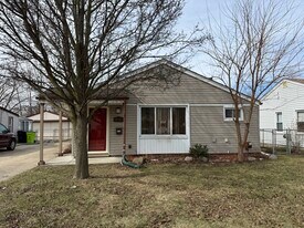 25323 Fern St in Roseville, MI - Building Photo