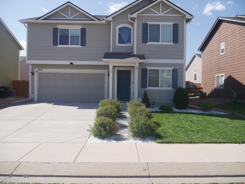 4032 Silver Star Grove in Colorado Springs, CO - Foto de edificio