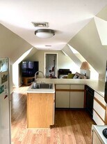 1820 Albany Ave in West Hartford, CT - Building Photo