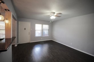 4206 Newton Ave, Unit 111 in Dallas, TX - Building Photo - Building Photo