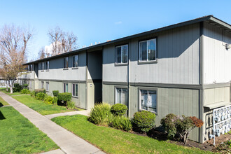 Shamrock in Concord, CA - Foto de edificio - Building Photo