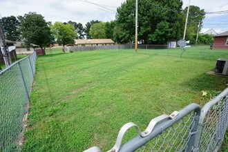 1302 Garrison Ln in Alma, AR - Building Photo - Building Photo