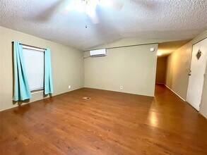 4730 Bayou Ln in Rosharon, TX - Building Photo - Building Photo